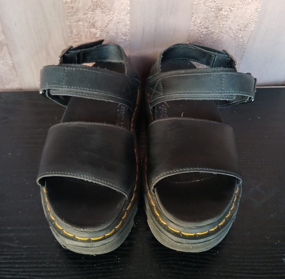 🌟 Dr. Martens Women's VOSS Leather Strap Sandals - Picture 7 of 13